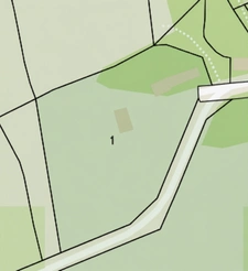 EXCLUSIVITÉ - TERRAIN AVEC HANGAR ET RUINE À TREBRIVAN 
