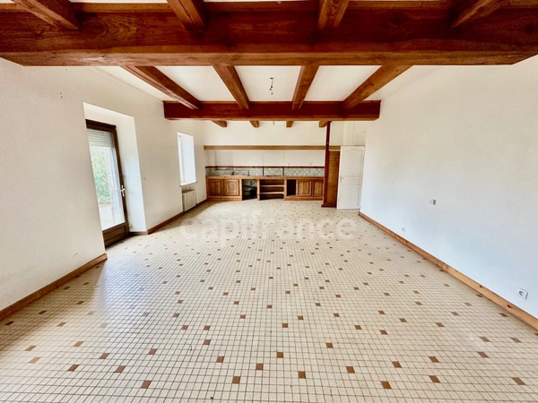 Grande maison de bourg : Maison à vendre 7 pièces BERRIEN (29)