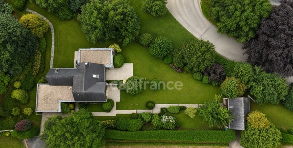 EXCLUSIVITÉ - Maison d'architecte à vendre 8 pièces CARHAIX PLOUGUER (29)