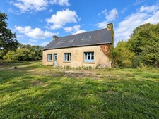 EXCLUSIVITÉ - TREBRIVAN - Maison avec terrain de plus de 2 hectares et dépendances à vendre 5 pièces  (22)