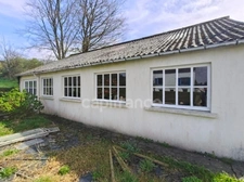 EXCLUSIVITÉ - Dpt Finistère (29), à vendre CARHAIX PLOUGUER Bâtiment/Hangar