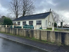 EXCLUSIVITÉ - Dpt Finistère (29), à vendre CARHAIX PLOUGUER Bâtiment/Hangar
