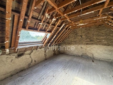 EXCLUSIVITÉ - TREBRIVAN - Maison avec terrain de plus de 2 hectares et dépendances à vendre 5 pièces  (22)