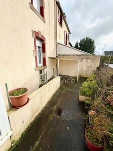 IMMEUBLE - Deux T2 de 42m2 à vendre 5 pièces CARHAIX PLOUGUER (29)