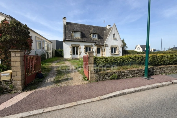 EXCLUSIVITÉ - Maison de ville à vendre 6 pièces à Chateauneuf-du-faou (29) DPE D