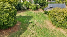 Propriété à vendre 8 pièces avec terrain et dépendances en périphérie de Carhaix-Plouguer