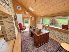 Propriété à vendre 8 pièces avec terrain et dépendances en périphérie de Carhaix-Plouguer