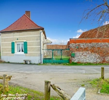  WARLAING (59) - Authentique corps de ferme à rénover, en bord de Scarpe