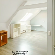 SAMEON - LONGERE EN SEMI PLAIN-PIED - 160m² - 4 chambres