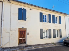 Maison à vendre 6 pièces SAINT JEAN D'ANGELY (17)- Ensemble immobilier de deux logements