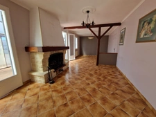 Maison à vendre 4 pièces SAINT JEAN D'ANGELY (17) 95 m² habitables- garage- jardin
