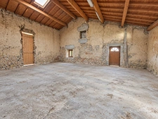 Propriete à vendre 8 pièces proche de SURGERES (17) 245 m² habitables - terrain 5 000 m² - Grandes dépendances