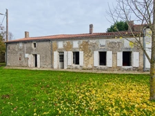 Propriete à vendre 9 pièces proche de LUSSANT (17)