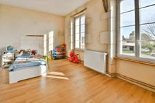 Propriete à vendre 7 pièces- 227 m² habitables - proche de SAINT JEAN D'ANGELY(17) 2 100 m² de terrain.