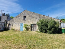 Maison à vendre 6 pièces TONNAY BOUTONNE (17)- 173 m² habitables - jardin- Grange 