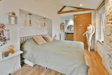 Maison à vendre 9 pièces TONNAY BOUTONNE(17)-240 m² habitables, 9 piéces- jardin-garage