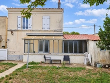 Maison à vendre 4 pièces SAINT JEAN D'ANGELY (17)- 89 m² habitables - garage - jardin