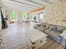Maison à vendre 7 pièces proche de TONNAY BOUTONNE (17)- 198 m² habitables - jardin - piscine - garage