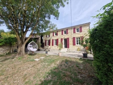 Maison à vendre 6 pièces proche de SURGERES (17)- 160 m² habitables- jardin- garage- dépendances