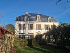 Propriete à vendre 11 pièces proche de SURGERES (17)