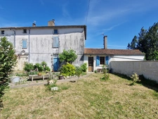 Maison à vendre 6 pièces TONNAY BOUTONNE (17)- 173 m² habitables - jardin- Grange 