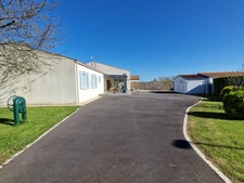 Maison viager à vendre occupé 5 pièces TONNAY BOUTONNE (17) 168 m² habitables - Garage.