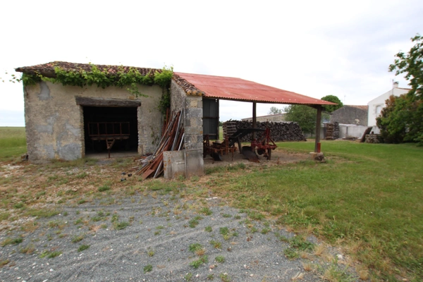 Maison à vendre 1 pièces SAINT LOUP (17)
