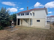 Maison à vendre 5 pièces LUSSANT (17)