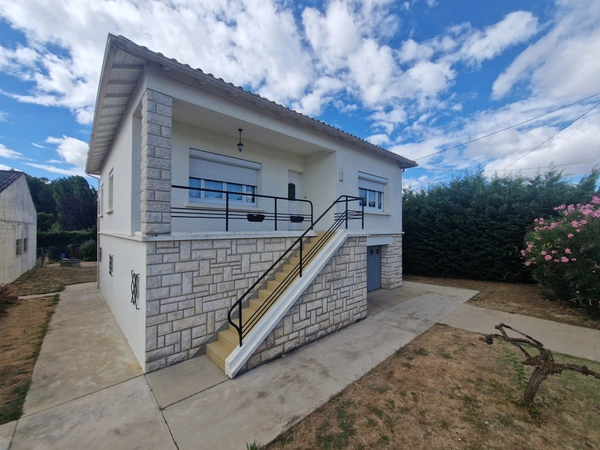 Maison à vendre 5 pièces LUSSANT (17)