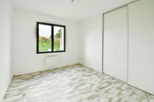 Maison à vendre 4 pièces proche de TONNAY CHARENTE (17)- plain-pied- Jardin- Garage.