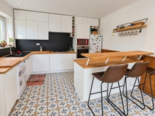 Propriete à vendre 8 pièces proche de SURGERES (17) 245 m² habitables - terrain 5 000 m² - Grandes dépendances