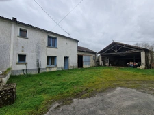 Maison à vendre 4 pièces PUYROLLAND (17)- 95 m² habitables-dépendance 100 m²- garage/atelier 46 m²