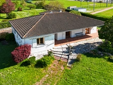 Maison à vendre 10 pièces TONNAY BOUTONNE (17)-320 m² habitables-garage- jardin 5 500 m².
