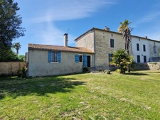 Maison à vendre 6 pièces TONNAY BOUTONNE (17)- 173 m² habitables - jardin- Grange 