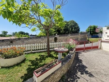 Maison à vendre 4 pièces TONNAY BOUTONNE (17)- Plain-pied- Jardin- Garage