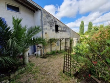 Dpt Charente Maritime (17), à vendre TONNAY BOUTONNE maison P6 de 146 m² - Terrain de 515,00 m² 