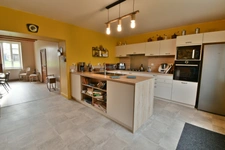 Maison à vendre 10 pièces SURGERES Proche (17)- 295 m² habitables-dépendance- jardin avec piscine