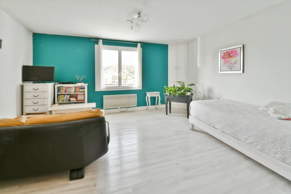 Maison/Appartement à vendre 2 pièces SAINT JEAN D'ANGELY (17)- 60 m²