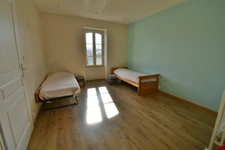 Dpt Charente Maritime (17), à vendre proche de SAINT SAVINIEN maison P8 de 290 m² - Terrain de 14 750,00 m² 
