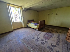 Maison à vendre 6 pièces TONNAY BOUTONNE (17)- 173 m² habitables - jardin- Grange 