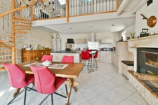 Maison à vendre 3 pièces SAINT - LOUP (17)- Piscine - Garage - Jardin
