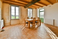 Propriete à vendre 7 pièces- 227 m² habitables - proche de SAINT JEAN D'ANGELY(17) 2 100 m² de terrain.