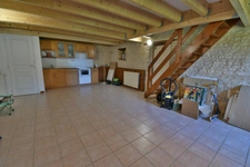 Dpt Charente Maritime (17), à vendre proche de SAINT SAVINIEN maison P8 de 290 m² - Terrain de 14 750,00 m² 