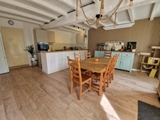 Maison à vendre 6 pièces proche de SURGERES (17)- 160 m² habitables- jardin- garage- dépendances