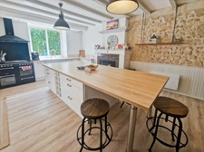 Maison à vendre 7 pièces proche de TONNAY BOUTONNE (17)- 198 m² habitables - jardin - piscine - garage