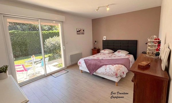 Maison à vendre 6 pièces PESSAC (33), piscine, terrain 865 m²