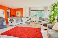 Maison familiale de 245 m² – 5 chambres + espace indépendant et terrain de 4 200 m² 