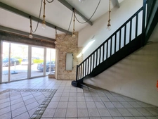 Local commercial 89m² à louer - Place Gambetta, Saint-Pierre-d’Oléron. (17)