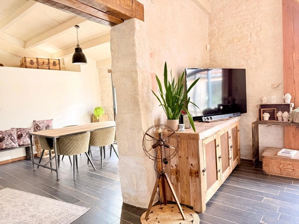 Maison charentaise de plain-pied avec piscine 154 m² Proximité La Rochelle (17)