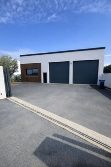 Local d’activité à louer avec parking clos – Saint vivien, La Rochelle (17)